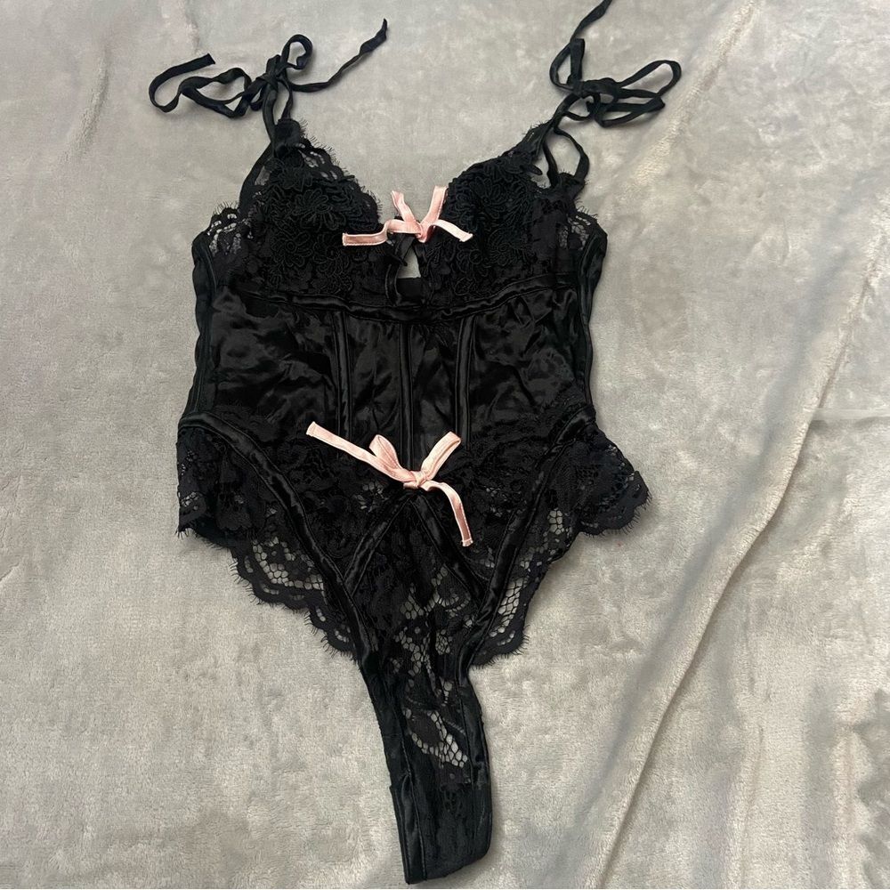 For love and lemons Noelle lace bodysuit