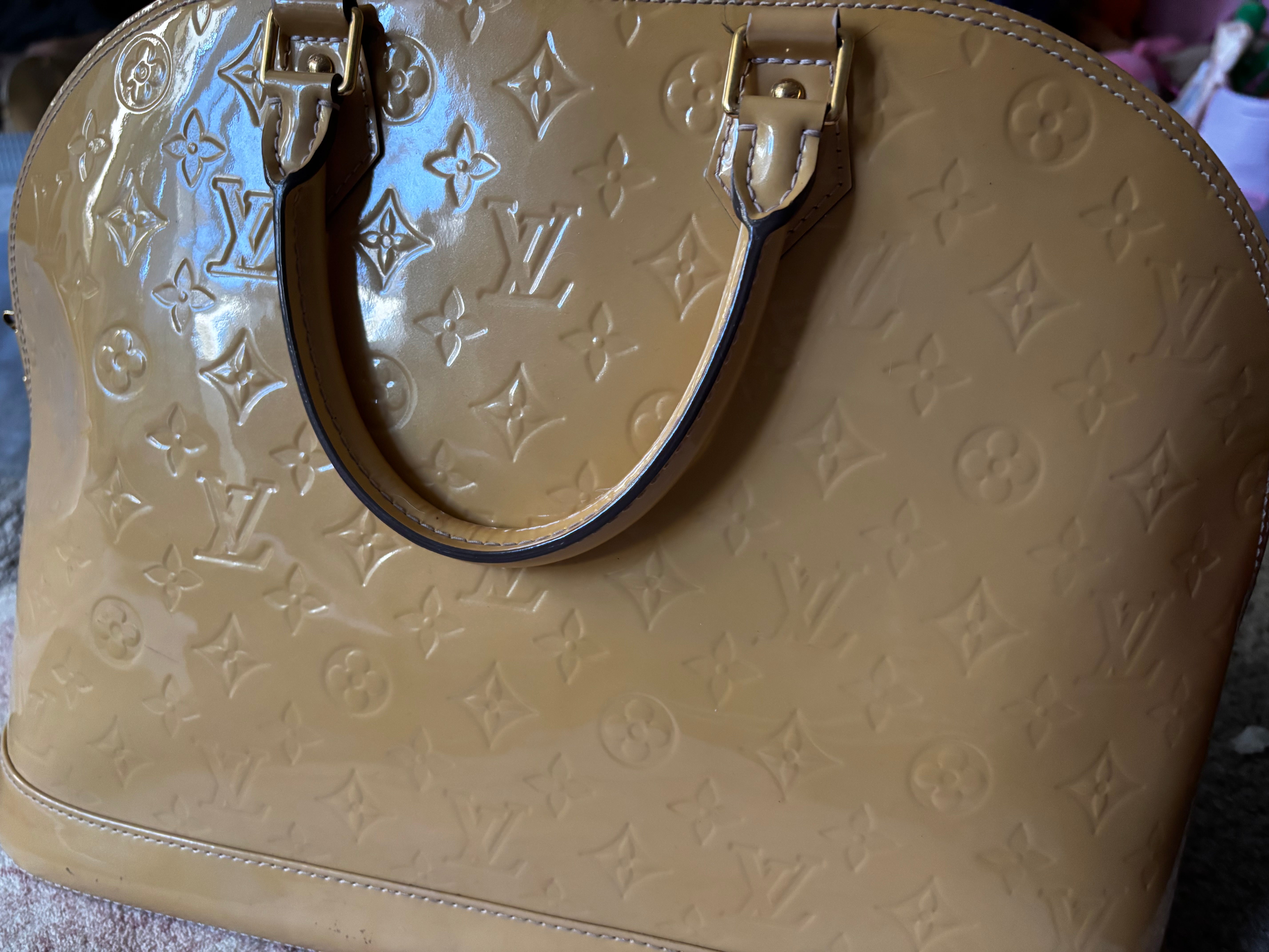 Louis Vuitton Alma Monogram Vernis Alma GM