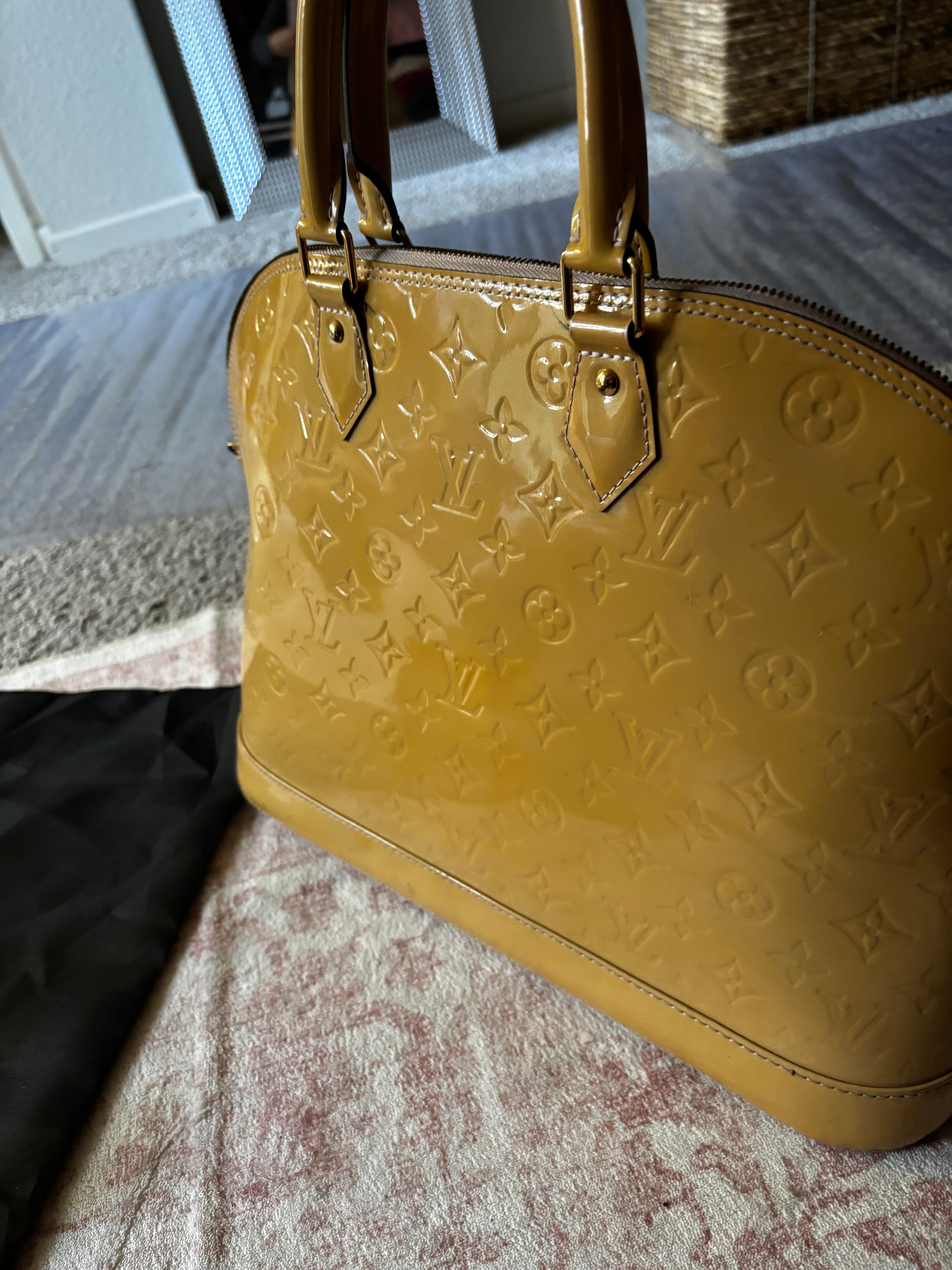 Louis Vuitton Alma Monogram Vernis Alma GM