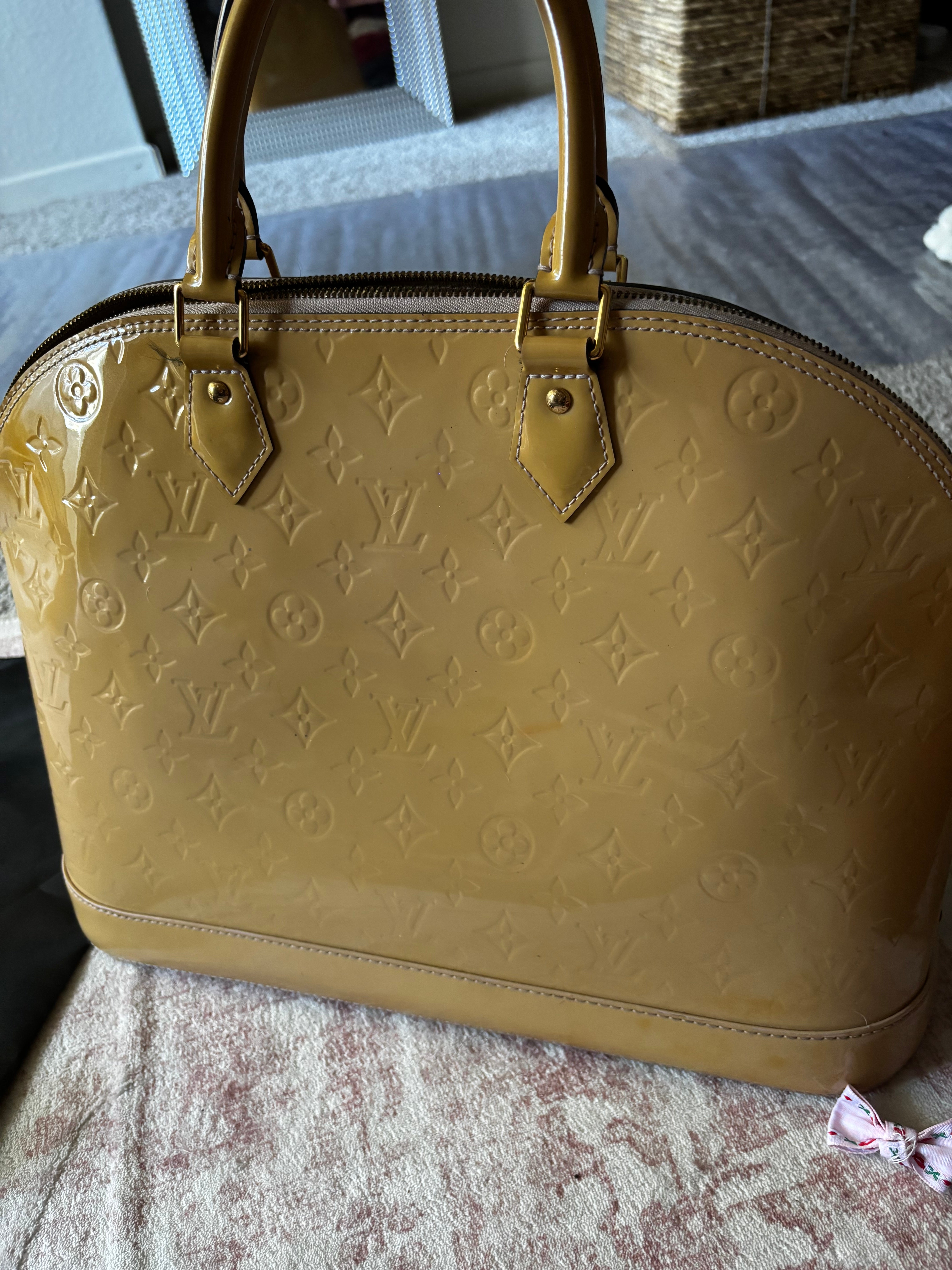 Louis Vuitton Alma Monogram Vernis Alma GM