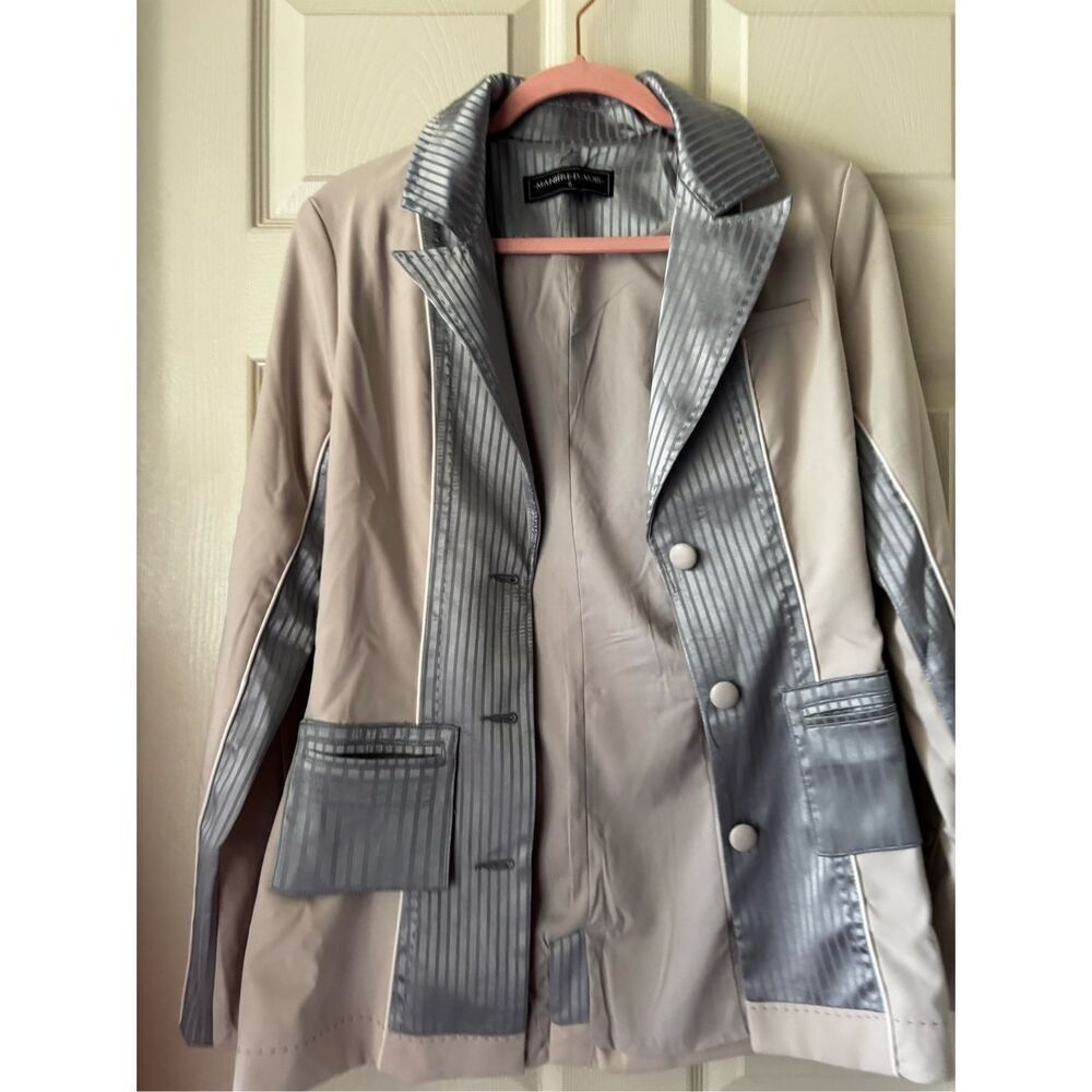 Maniere de Voir coat bundle