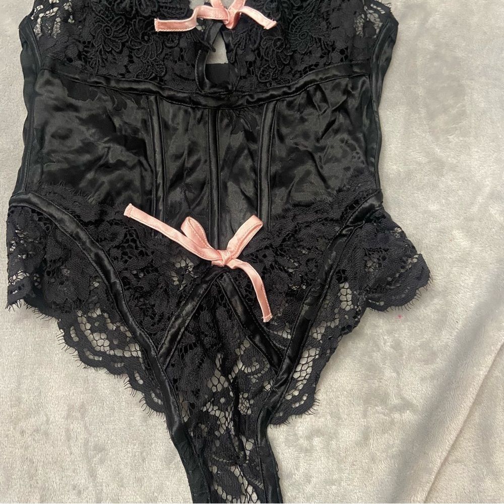 For love and lemons Noelle lace bodysuit