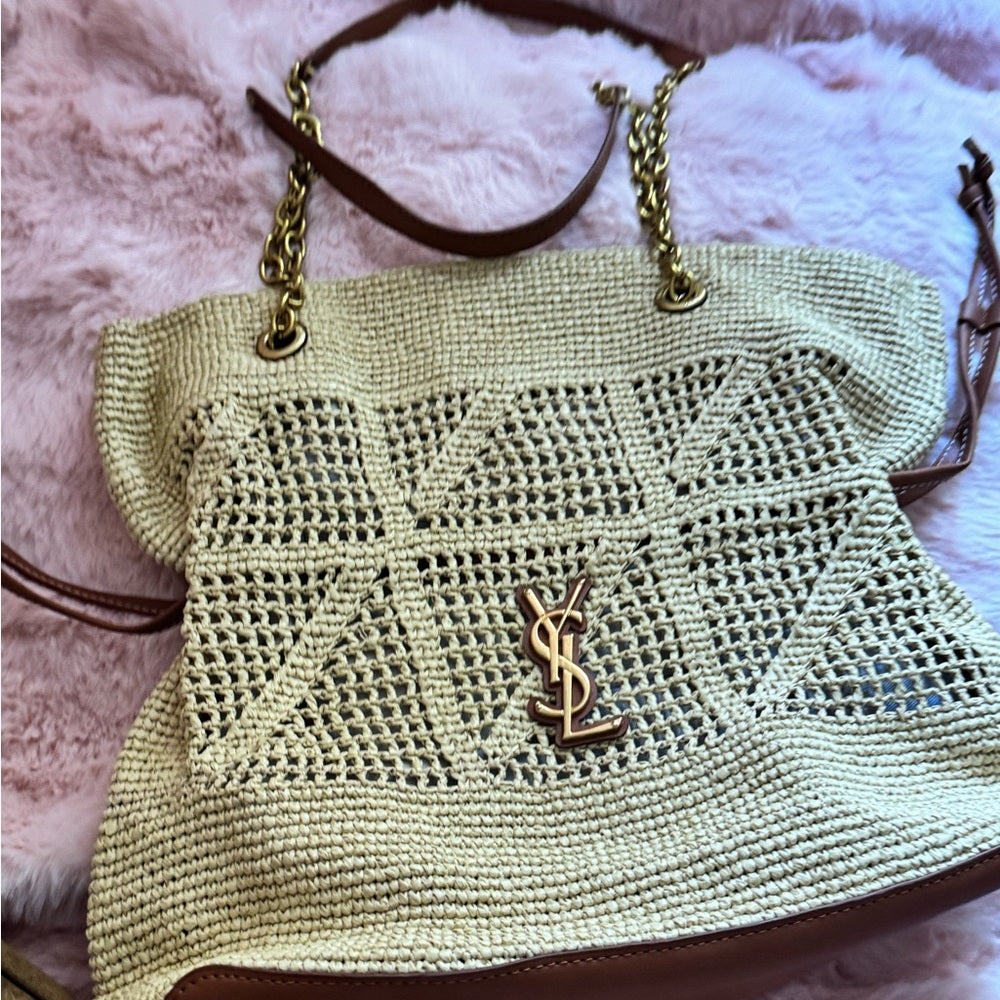Crochet raffia tote bag with chain
